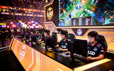 DOTA2 TI13国际邀请赛中国战队LGD比赛场景